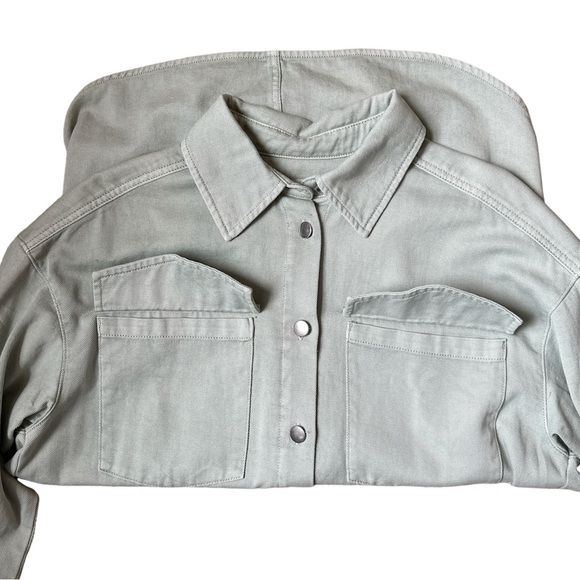 H&M Oversized Button-Up - Picture 3 of 4